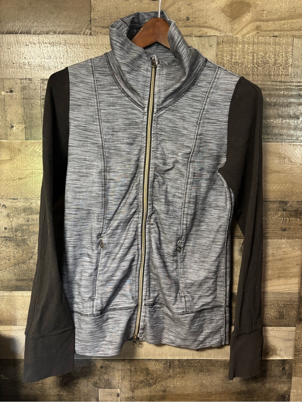 lululemon athletica Daily Yoga Gray Heather and Black Full-Zip Jacket Size 8
